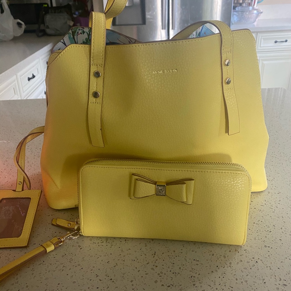 Women’s Anna klien purse and wallet